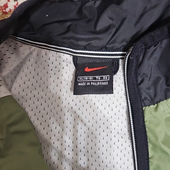 Vintage 90s Nike Windbreaker Jacket Olive Green Men's XL Spell Out - Picture 3 of 8